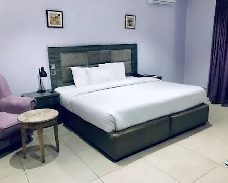 Esther Court Hotel Akure Kültér fotó