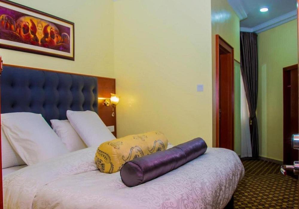 Esther Court Hotel Akure Kültér fotó